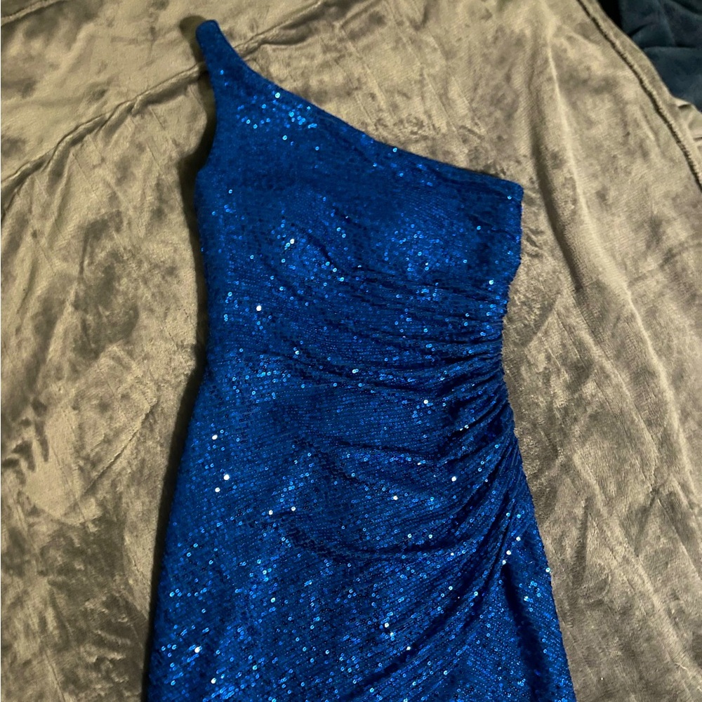 True blue sequence event dress - size 2, brand new! Runs a little big.